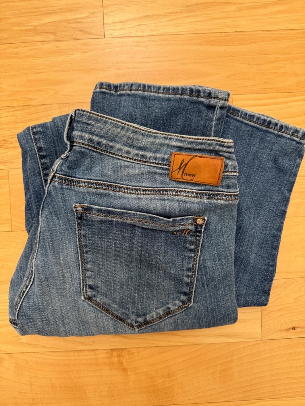 Mavi jeans 28 32 low rise skinny or straight don’t know the definition!